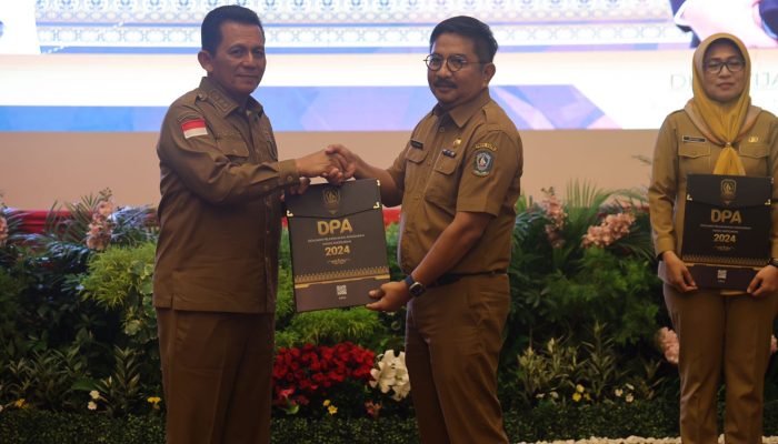 Gubernur Ansar Serahkan DPA T.A. 2024 Kepada Kepala OPD