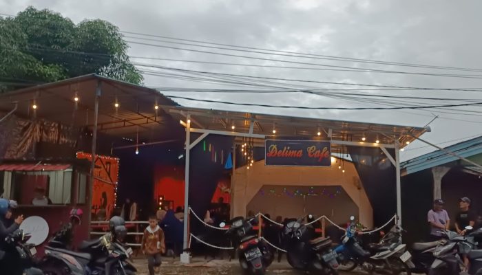 “Delima Cafe” Tawarkan Menu Khas Ayam Bakar dan Tempat Santai Yang Beda