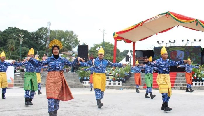 Semarak Hari Jadi Ke-240 Tanjungpinang, Lanud RHF Sajikan Tarian Ayam Didik Dan Flashmob Dance