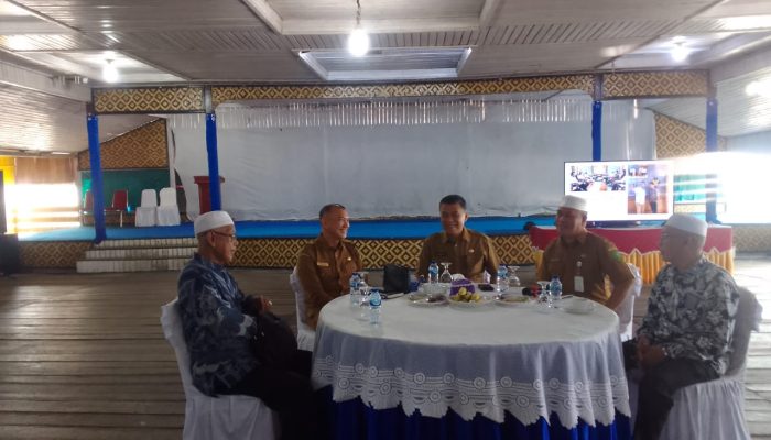 Pemkab Natuna Berikan Beasiswa 65 Pelajar Natuna Berprestasi Dan Kurang Mampu