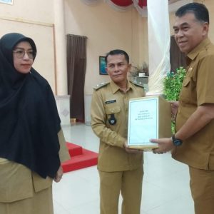 Serahkan Seragam Satlinmas, Wan Siswandi: Satlinmas Kedepan Akan Dibantu Sesuai Kemampuan  Anggaran  