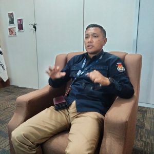 KPU Tanjungpinang Targetkan Sortir dan Lipat Surat Suara Tuntas Malam Ini  