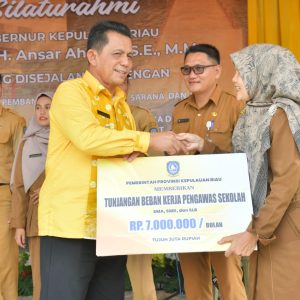 Kunker di Natuna, Gubernur Ansar Disambut Antusias Masyarakat Sedanau