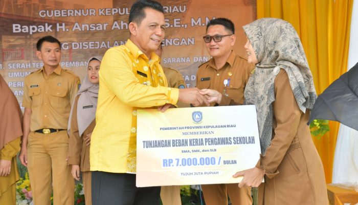 Kunker di Natuna, Gubernur Ansar Disambut Antusias Masyarakat Sedanau