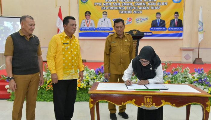 Sebanyak 316 PTK Non ASN se-Kabupaten Natuna Tandatangani SPK