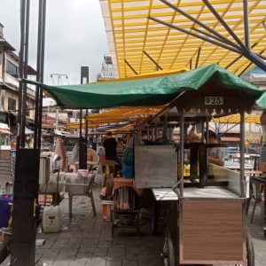 Inisiatif Sendiri, Pedagang Akau Potong Lembu Pasang Tenda Diatas Gerobak Jualan