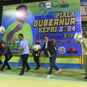 Gubernur Ansar Buka Kejuaraan Bola Voly Gubernur Cup Kategori Putri U-23 Zona Tanjungpinang
