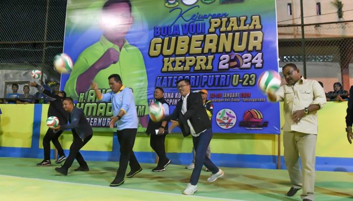 Gubernur Ansar Buka Kejuaraan Bola Voly Gubernur Cup Kategori Putri U-23 Zona Tanjungpinang