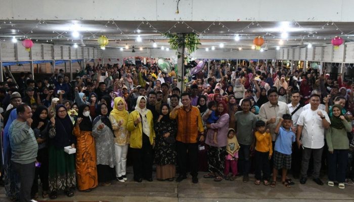Meski Hujan Deras, Ratusan Masyarakat Binut Antusias Bertemu Gubernur Ansar