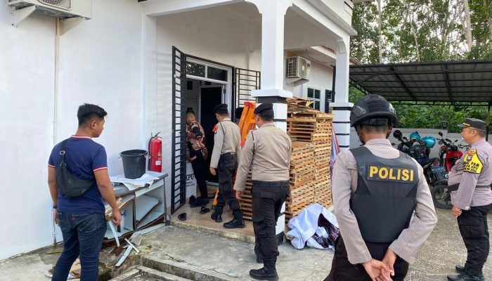 Polres Bintan Lakukan Pengawalan Kedatangan Logistik Pemilu di KPU Bintan
