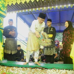 HUT Ke-240 Kota Tanjungpinang, Pj Wako Hasan Ziarah Makam Pahlawan