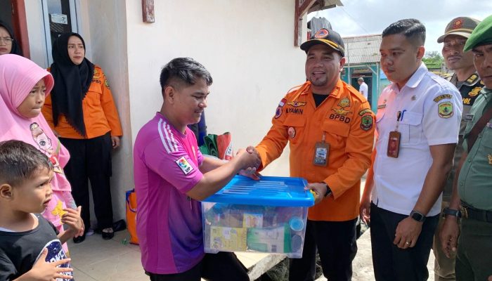 BPBD Tanjungpinang Salurkan Bantuan Untuk Korban Kebakaran di Pantai Impian