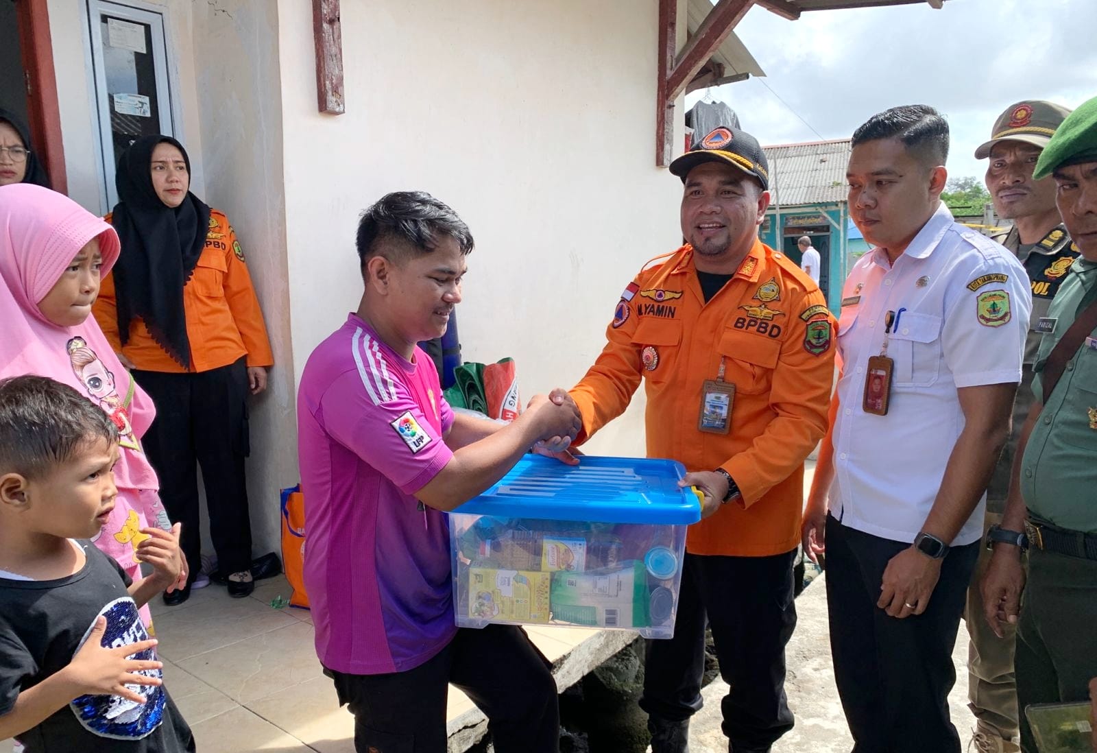 BPBD Tanjungpinang Salurkan Bantuan Untuk Korban Kebakaran di Pantai Impian