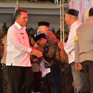 Wakapolri Didampingi Gubernur Ansar Hadiri Bakti Polri Presisi Untuk Negeri di Batam