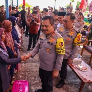 Wakapolri Komjen Pol Agus Andrianto Kunjungi Pulau Penyengat, Serahkan Sembako dan Apresiasi Revitalisasi