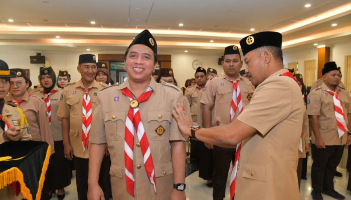 Sekdaprov Kepri Lantik Pengurus SAKA POM Kepri, Ajak Pramuka Wujudkan Pemilu Damai