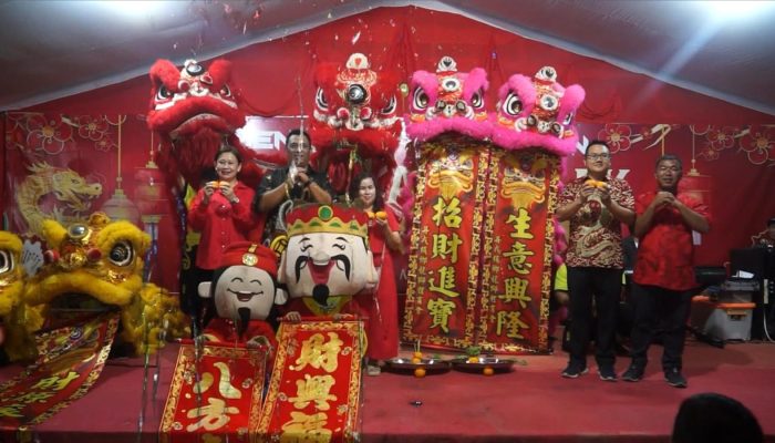 Perdana, Warga Teluk Bakau Bintan Rayakan Imlek 2024 Dengan Panggung Hiburan 