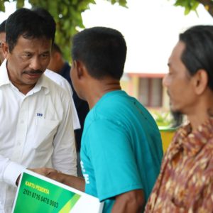 1.004 Nelayan Kecil Di Kota Batam Terima Kartu BPJS Ketenagakerjaan Program JKK dan JKm