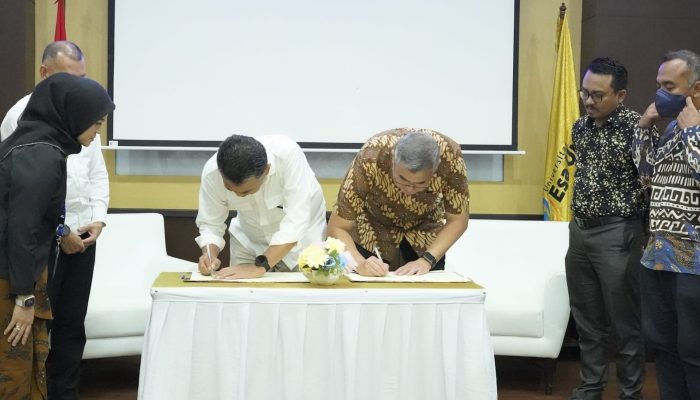 Beasiswa Bagi Anak Daerah, Bupati Natuna Tandatangani MoU Dengan Universitas Esa Unggul