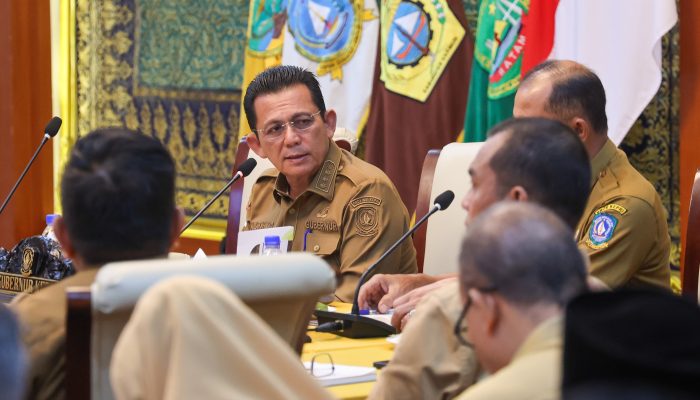 Pimpin Rapat Evaluasi, Gubernur Ansar Ingatkan OPD Tingkatkan Kinerja