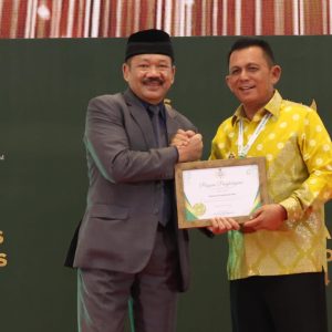 Gubernur Ansar Terima Anugerah Baznas Award 2024