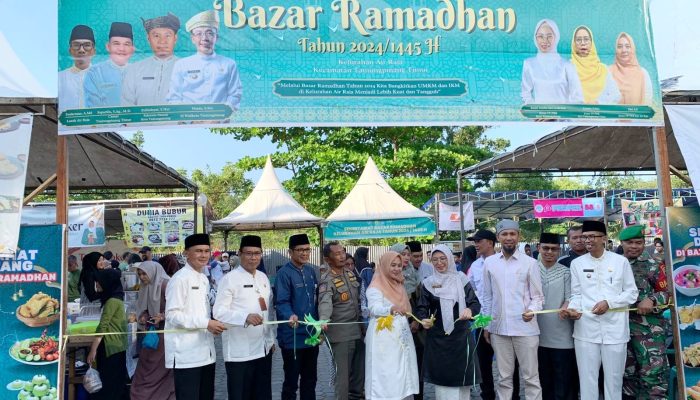 Resmikan Bazar Ramadhan, Elfiani Sandri Berpesan Agar Tidak Patok Harga Mahal 