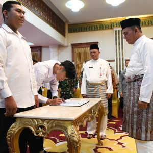 Gubernur Ansar Kukuhkan Pengurus FORARI Periode 2023-2025