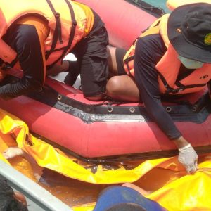 Sampan Terseret Arus Bawah Laut di Perairan PT ASL Shipyard, 1 Pemancing Dalam Pencarian