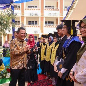 Gubernur Ansar Hadiri Sidang Terbuka Senat UMRAH Wisuda Ke-22 Sarjana Dan Pasca Sarjana 