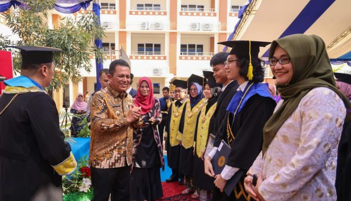 Gubernur Ansar Hadiri Sidang Terbuka Senat UMRAH Wisuda Ke-22 Sarjana Dan Pasca Sarjana 
