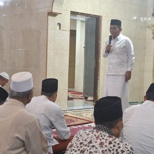 Gubernur Ansar Safari Subuh di Masjid Annikmah Kampung Melayu Bukit Batam