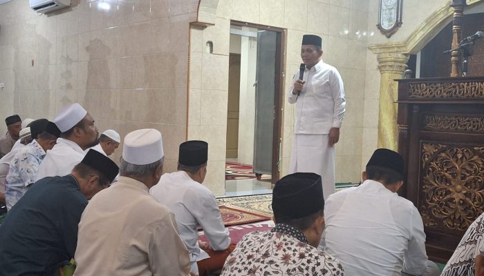 Gubernur Ansar Safari Subuh di Masjid Annikmah Kampung Melayu Bukit Batam