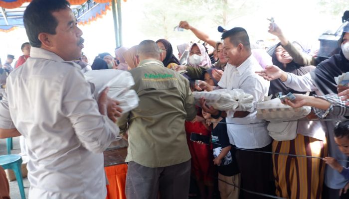 Mudahkan Warga Berbelanja, DKP2KH Kepri Gelar GPM Di Pantai Piwang Natuna