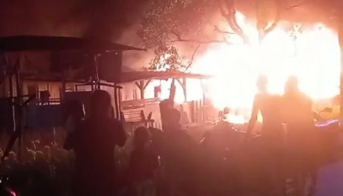 Rumah Kayu di Tanjungpinang Ludes Dilalap Sijago Merah