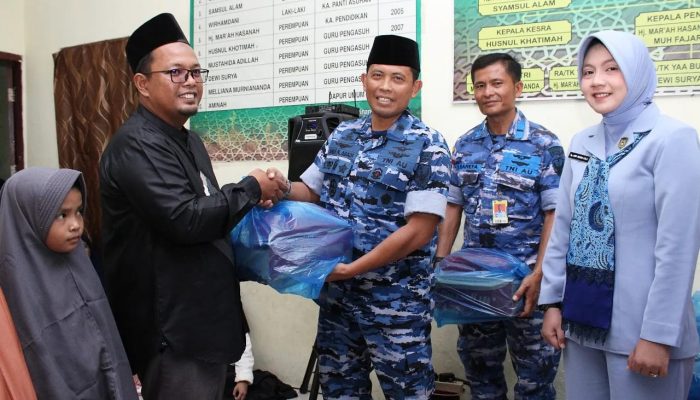Sambut HUT TNI AU Ke-78, Lanud RHF Kolaborasi Dengan PT Solid Gelar Baksos di Panti Asuhan 