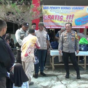 Polsek Tanjungpinang Barat dan Yayasan Heng-Heng Sia Bagikan 500 Paket Sembako