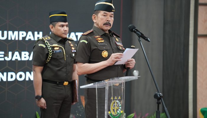 Jaksa Agung Lantik Teguh Subroto, SH.,MH., Sebagai Kajati Kepri 