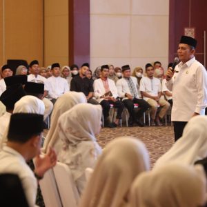 Gubernur Ansar Silaturahmi Bersama Pegawai, Petugas Kebersihan dan Taman Biro Umum Kepri