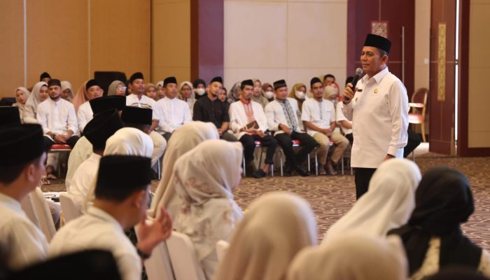Gubernur Ansar Silaturahmi Bersama Pegawai, Petugas Kebersihan dan Taman Biro Umum Kepri