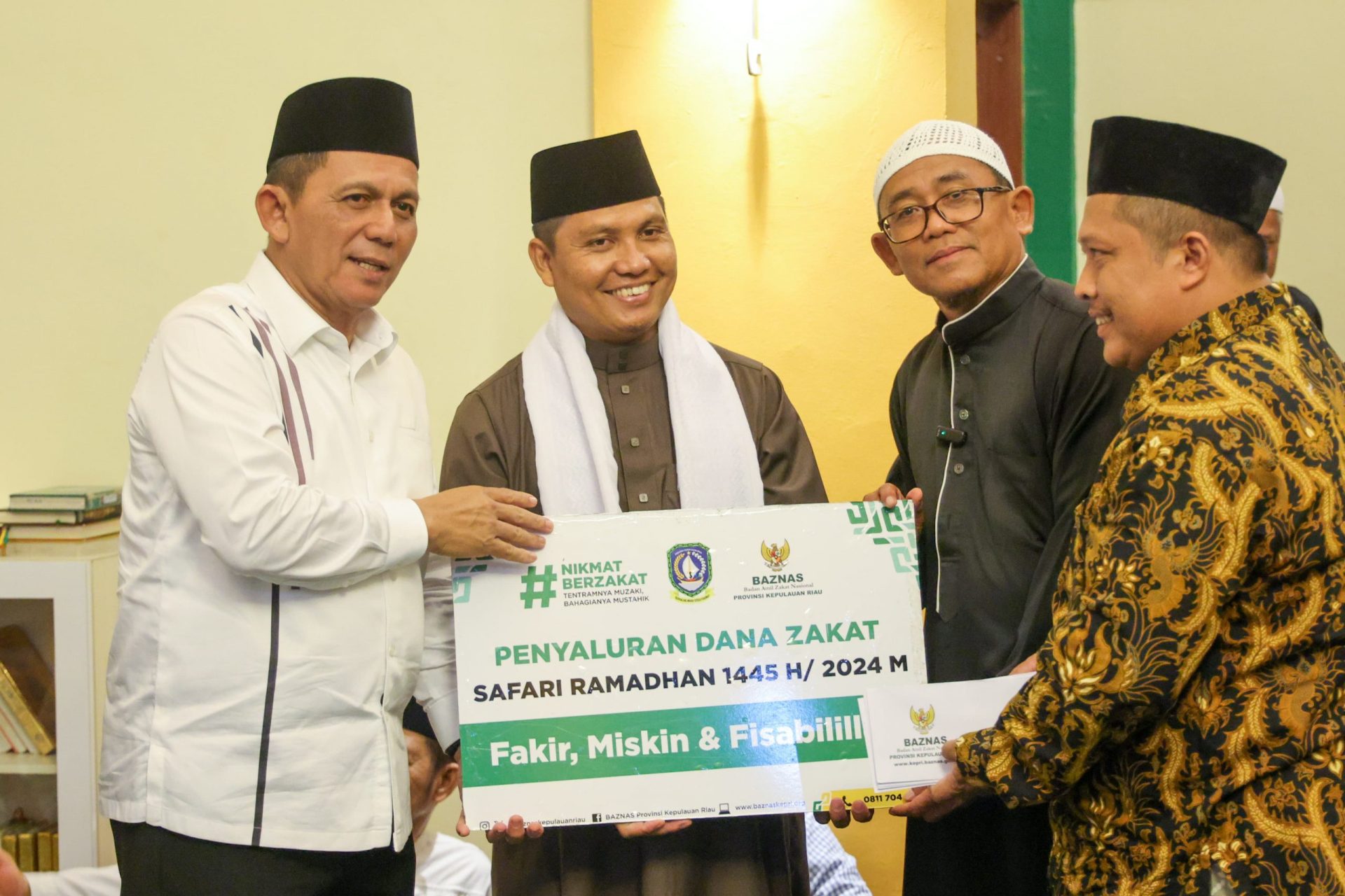 Safari Ramadhan ke-28, Gubernur Ansar Sholat Tarawih di Masjid Amanatul Ummah Batam