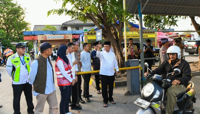 H-2 Lebaran, Gubernur Ansar Tinjau  Arus Mudik di Pelabuhan Roro Tanjung Uban
