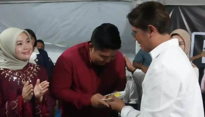 Halal Bihalal Idul Fitri 1445 H, Bupati Bintan Kunjungi Kediaman Apri Sujadi 