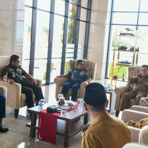 Pertemuan Hangat Gubernur Kepulauan Riau dan Pangkogabwilhan I di Momen Idul Fitri