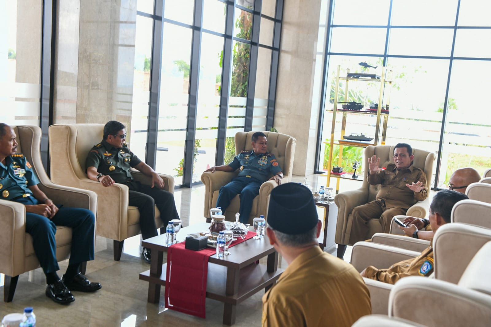 Pertemuan Hangat Gubernur Kepulauan Riau dan Pangkogabwilhan I di Momen Idul Fitri