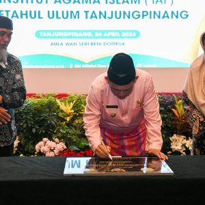 STAI Miftahul Ulum Resmi Jadi Institut, Gubernur Ansar : Tingkatkan Kualitas Institusi