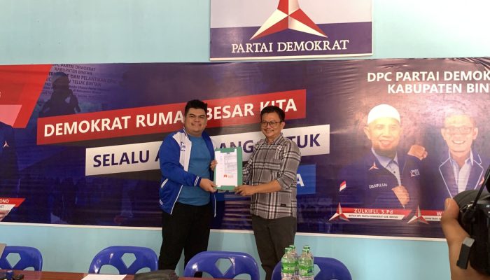 Nikolas Panama Daftar Bacalon Bupati Bintan Melalui Partai Demokrat