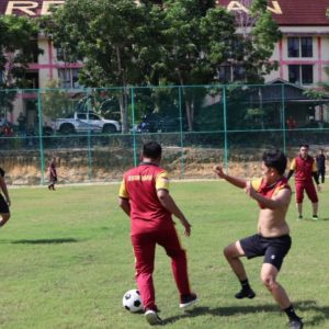 Dukung Timnas Ajang AFC 2024, Kapolres Bintan Ajak Personel Sepak Bola 