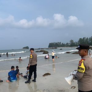 Hari Libur, Polres Bintan Patroli di Pantai Tergok dan Pantai Rani di Desa Malang Rapat
