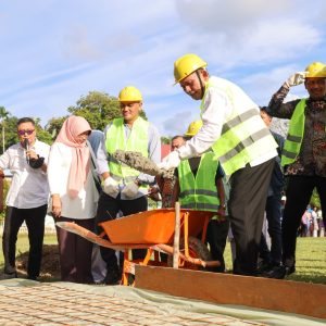 Gubernur Ansar Serahkan Bantuan & Groundbreaking Paket Strategis 2024 di Anambas