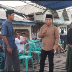Takziah Di Kediaman Warga Berduka, Rusdi : Tidak Ada Yang Bisa Menghindar Dari Kematian